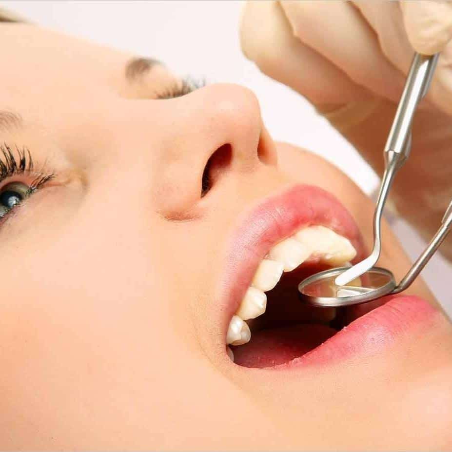 دكتورة فاطمة عبد النبى اخصائى طب الفم و الاسنان