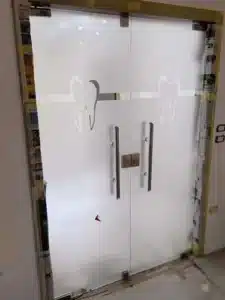 الحسن لتركيب وصيانة زجاج السيكوريت والمرايات